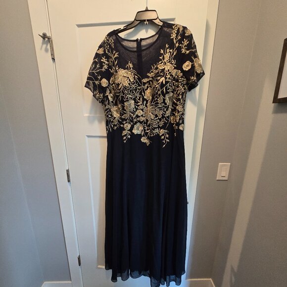 Gorgeous dress- worn as Mother of the Groom - Picture 1 of 4